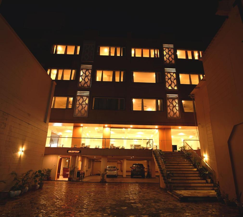 Hotel Doon'S Pride Dehradun Exterior foto